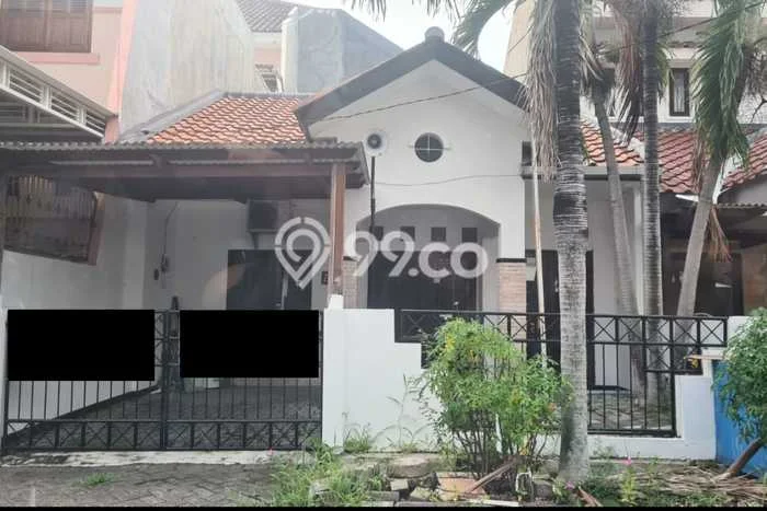 Lokasi strategis! Rumah siap pakai dikontrakkan di Wiyung LB 126m2 Lokasi strategis! Rumah siap pakai dikontrakkan di Wiyung LB 126m2