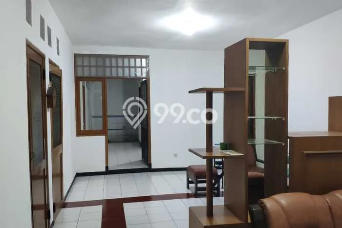 Lokasi strategis! Rumah siap pakai dikontrakkan di Wiyung LB 126m2 Lokasi strategis! Rumah siap pakai dikontrakkan di Wiyung LB 126m2