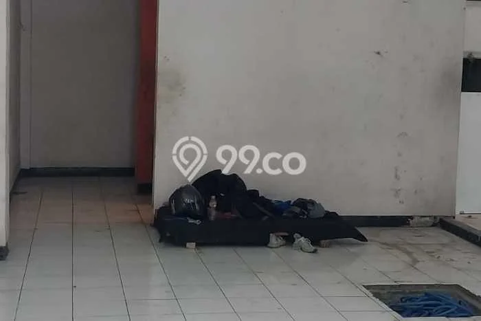 Ruko disewakan di Bojongloa Kidul Bandung dengan luas bangunan 202m2 Ruko disewakan di Bojongloa Kidul Bandung dengan luas bangunan 202m2