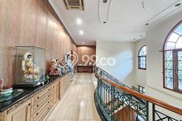 Rumah Elit Modern Tanpa Renovasi di Kedoya Jakarta Barat Rumah Elit Modern Tanpa Renovasi di Kedoya Jakarta Barat