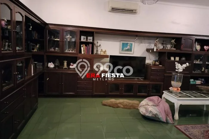 Hunian Mewah Dijual LT 200m2 di Karang Tengah, Tangerang Hunian Mewah Dijual LT 200m2 di Karang Tengah, Tangerang