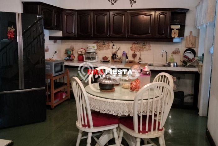 Hunian Mewah Dijual LT 200m2 di Karang Tengah, Tangerang Hunian Mewah Dijual LT 200m2 di Karang Tengah, Tangerang
