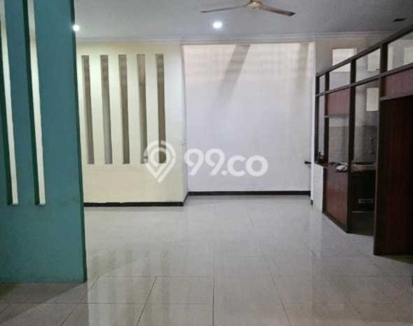 Ready to Use! Premium House LT 120m2 Desain Elegan di Jelambar Ready to Use! Premium House LT 120m2 Desain Elegan di Jelambar