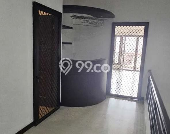 Ready to Use! Premium House LT 120m2 Desain Elegan di Jelambar Ready to Use! Premium House LT 120m2 Desain Elegan di Jelambar