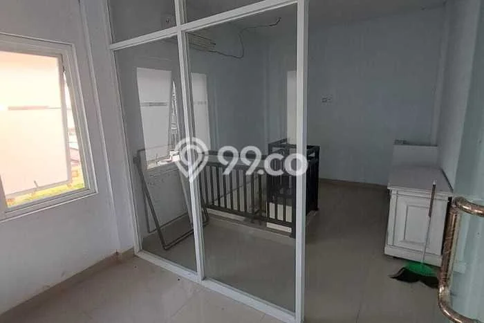 POTENSI BESAR! Ruko di Cinere, Luas 30m2m², Posisi Jalan Utama POTENSI BESAR! Ruko di Cinere, Luas 30m2m², Posisi Jalan Utama