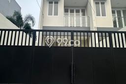Dijual Hunian Rumah Terawat 3 Kamar di Meruya, Jakarta Barat Dijual Hunian Rumah Terawat 3 Kamar di Meruya, Jakarta Barat