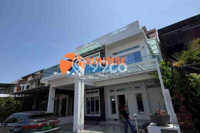For Sale! Premium House LT 135m2 Desain Elegan di Batam Centre For Sale! Premium House LT 135m2 Desain Elegan di Batam Centre