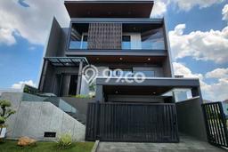 For Sale! Luxury House LT 264m2 Desain Modern di Citraland For Sale! Luxury House LT 264m2 Desain Modern di Citraland