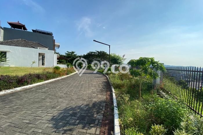Rumah Strategis Modern Lb 75m2 di Bringin, Semarang Rumah Strategis Modern Lb 75m2 di Bringin, Semarang