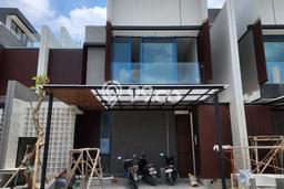 Dijual Rumah Mewah Megah Dengan View Cantik di Citraland, Surabaya Dijual Rumah Mewah Megah Dengan View Cantik di Citraland, Surabaya