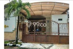 For Sale Rumah 4 Kamar Lokasi Ideal Bagus dan Strategis di Wiyung For Sale Rumah 4 Kamar Lokasi Ideal Bagus dan Strategis di Wiyung
