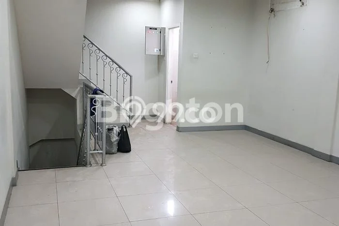 Unit Ruko Dijual di Mampang Prapatan Jakarta Selatan Luas Bangunan 280m2 Unit Ruko Dijual di Mampang Prapatan Jakarta Selatan Luas Bangunan 280m2