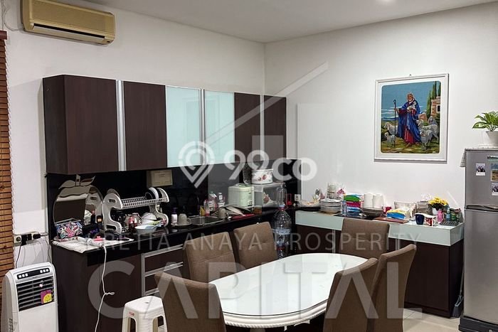 Rumah Siap Pakai di Pasteur, Bandung, Luas 213m2m² LB 84m2m² Rumah Siap Pakai di Pasteur, Bandung, Luas 213m2m² LB 84m2m²