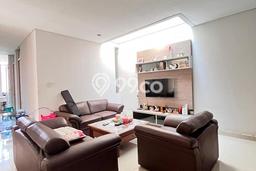 Rumah Berkualitas , Bandung, Luas 244m2m² Bangunan 300m2m² Rumah Berkualitas , Bandung, Luas 244m2m² Bangunan 300m2m²