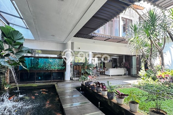 Hunian Mewah LB 400m2 Siap Pakai Desain Elegan di BSD, Tangerang Hunian Mewah LB 400m2 Siap Pakai Desain Elegan di BSD, Tangerang