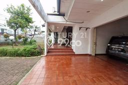 Rumah Mewah LB 450m2 Siap Huni Desain Elegan di Kemang, Jakarta Selatan Rumah Mewah LB 450m2 Siap Huni Desain Elegan di Kemang, Jakarta Selatan