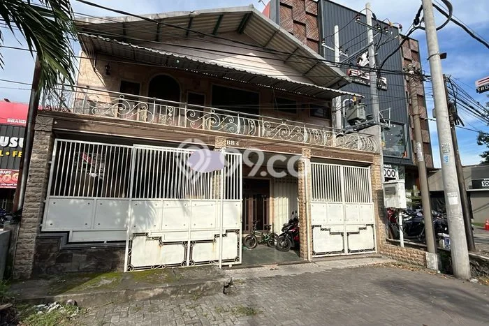 Lokasi strategis! Rumah siap pakai dikontrakkan di Rungkut LB 190m2 Lokasi strategis! Rumah siap pakai dikontrakkan di Rungkut LB 190m2