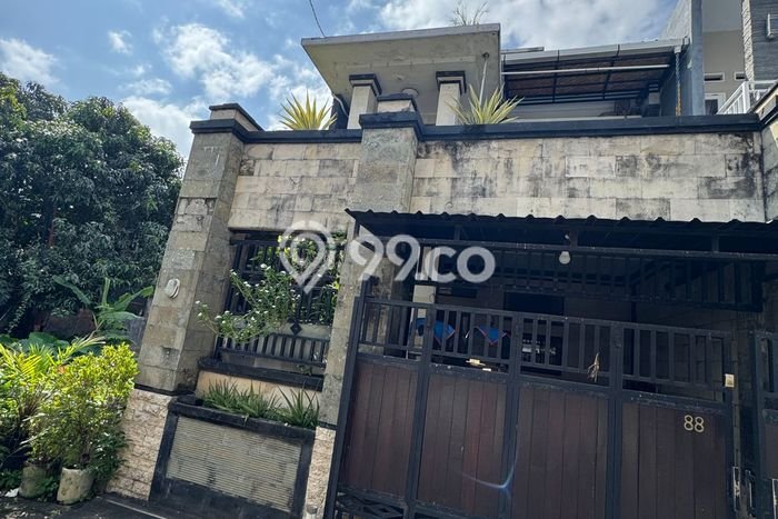 Rumah Modern 3 KT di Kerobokan Badung Semi Furnished Rumah Modern 3 KT di Kerobokan Badung Semi Furnished