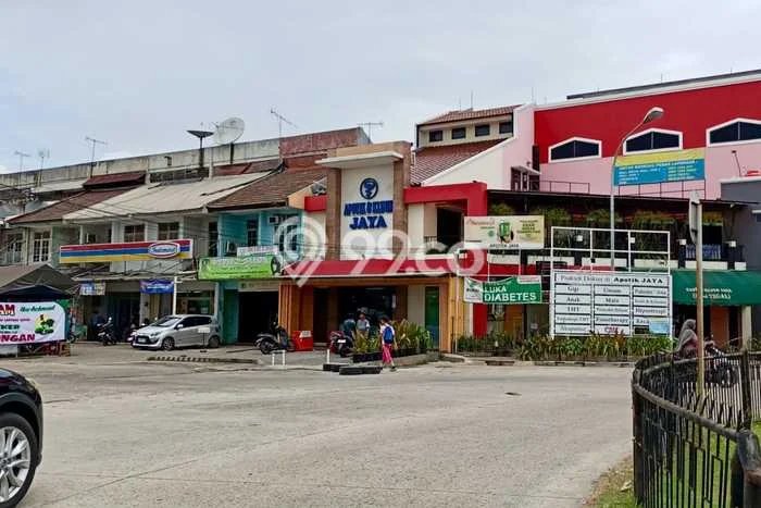 Ruko di Harapan Indah, Luas 180m2m², Area Komersial, Strategis Ruko di Harapan Indah, Luas 180m2m², Area Komersial, Strategis