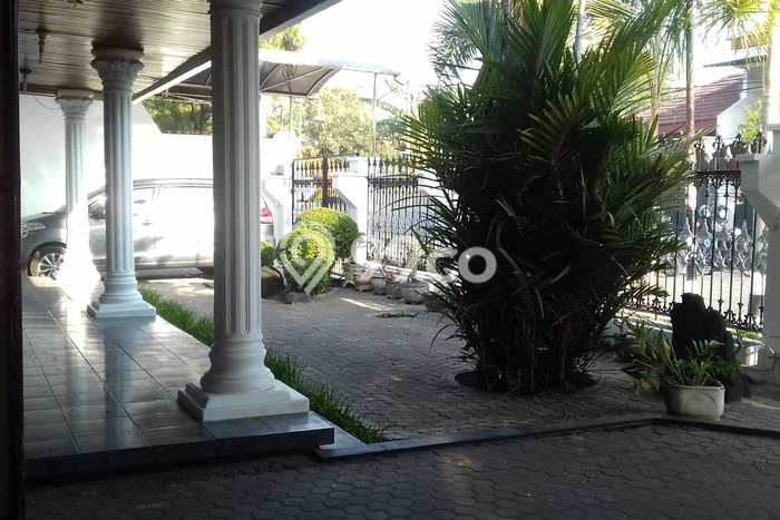 Rumah Elit Modern Siap Huni di Kutisari Surabaya Rumah Elit Modern Siap Huni di Kutisari Surabaya