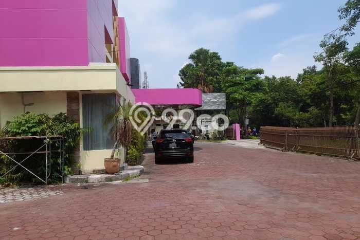 Komersial Dijual di Genteng LT 2320m2, LB 1200m2 Solusi Investasi Cerdas Komersial Dijual di Genteng LT 2320m2, LB 1200m2 Solusi Investasi Cerdas