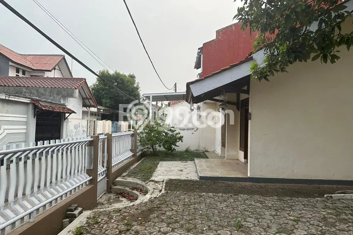 Rumah Mewah LB 80m2 Siap Pakai Desain Elegan di Mekarsari, Depok Rumah Mewah LB 80m2 Siap Pakai Desain Elegan di Mekarsari, Depok