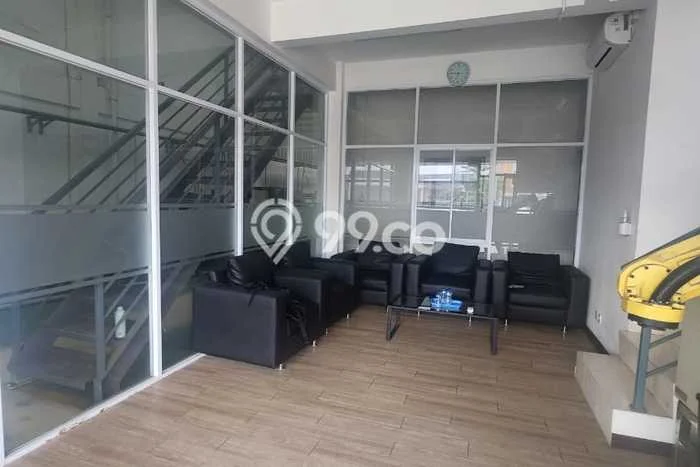 LOKASI STRATEGIS! Pabrik Kawasan Jababeka, Luas 320m², Jalan Utama LOKASI STRATEGIS! Pabrik Kawasan Jababeka, Luas 320m², Jalan Utama