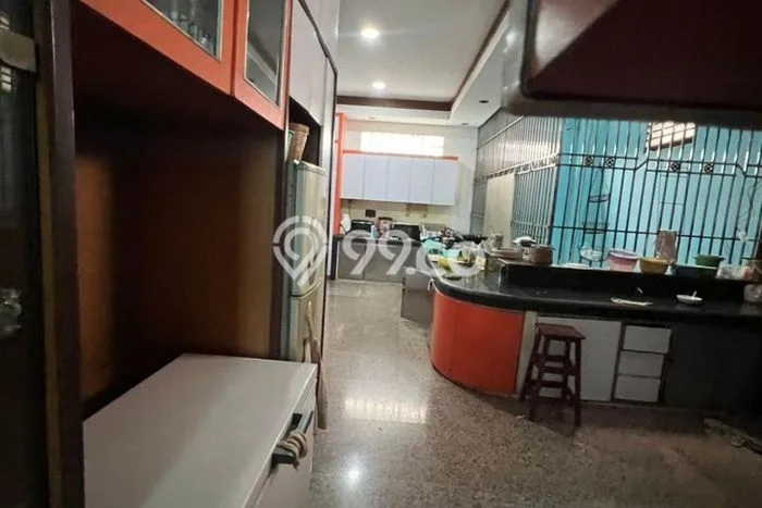 Disewakan Ruko di Pusat Kota Jakarta Barat Ramai Strategis Disewakan Ruko di Pusat Kota Jakarta Barat Ramai Strategis