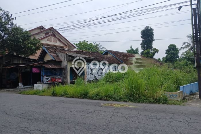 Lahan Kosong Dijual di Sleman dengan Area 1321m2 Lahan Kosong Dijual di Sleman dengan Area 1321m2