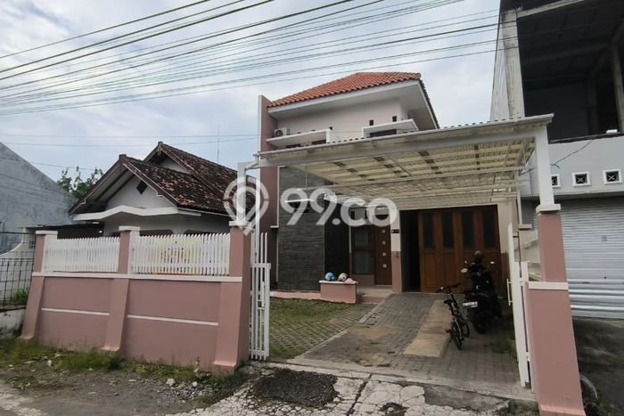 Dijual Rumah 6 Kamar Lokasi Ideal Nyaman dan Strategis di Bantul Dijual Rumah 6 Kamar Lokasi Ideal Nyaman dan Strategis di Bantul