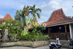 LOKASI PREMIUM! Hotel di , Luas 800m2m², Jalan Utama, Area Komersial LOKASI PREMIUM! Hotel di , Luas 800m2m², Jalan Utama, Area Komersial