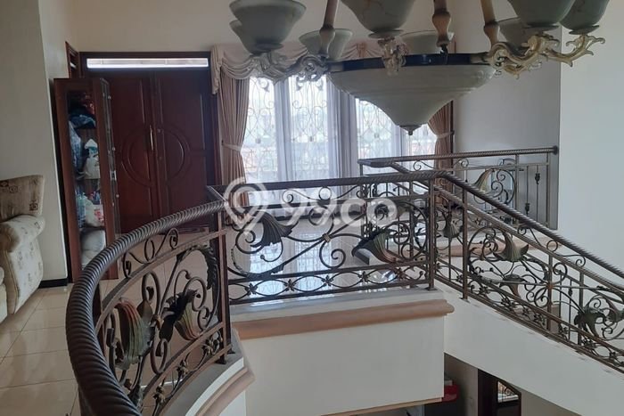 KESEMPATAN EMAS! Rumah Berkualitas di , Semarang, Luas 334m2m² Bangunan 350m2m² KESEMPATAN EMAS! Rumah Berkualitas di , Semarang, Luas 334m2m² Bangunan 350m2m²