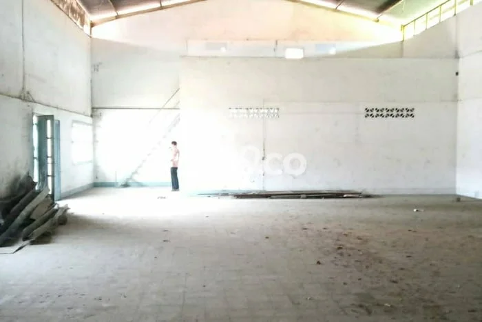 Unit Gudang Disewakan di Puspowarno di Area Ramai & Strategis Unit Gudang Disewakan di Puspowarno di Area Ramai & Strategis