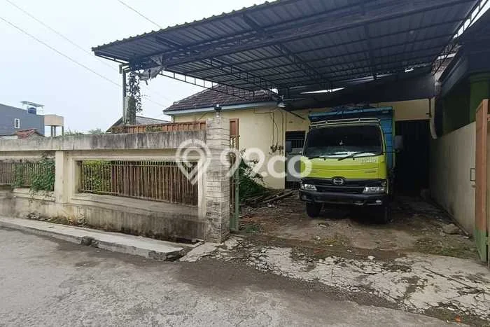 Unit Gudang Dijual di Genuk Semarang Luas Bangunan 500m2 Unit Gudang Dijual di Genuk Semarang Luas Bangunan 500m2