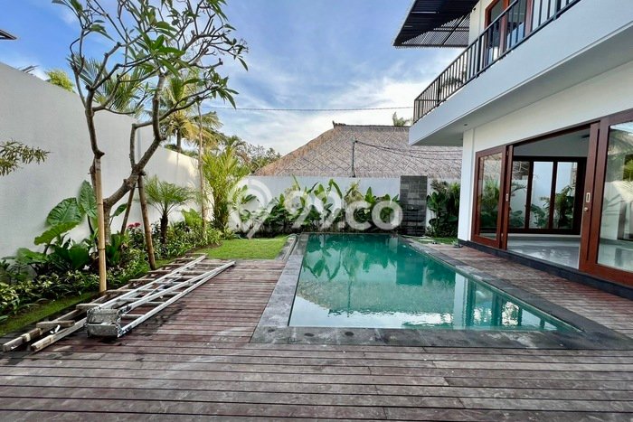 Rumah area Cemagi, 3 KT, Konsep Modern, LT 230m² LB 200m² Rumah area Cemagi, 3 KT, Konsep Modern, LT 230m² LB 200m²