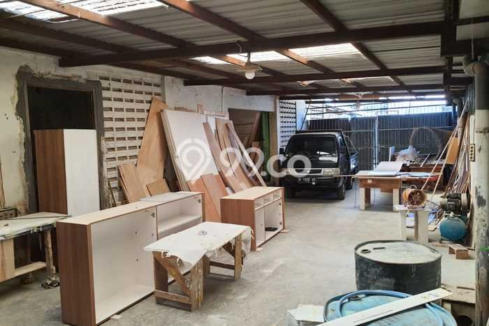 Gudang di Genuk, Luas 700m², Kawasan Berkembang, Mainroad Gudang di Genuk, Luas 700m², Kawasan Berkembang, Mainroad