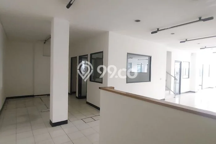 Disewakan Ruko di Cawang, Luas 564m², Lokasi Premium, Siap Pakai Disewakan Ruko di Cawang, Luas 564m², Lokasi Premium, Siap Pakai