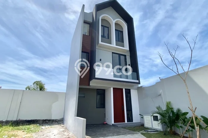 Jual Rumah Strategis Bagus Punya 3 KT di Wiyung Surabaya - Jual Rumah Strategis Bagus Punya 3 KT di Wiyung Surabaya -