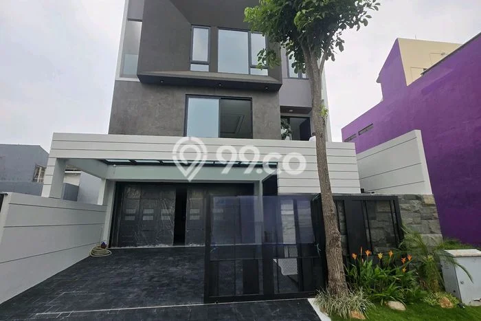 PROMO TERBATAS! Rumah Premium area , Surabaya, Luas 180m2m² Bangunan 380m2m² PROMO TERBATAS! Rumah Premium area , Surabaya, Luas 180m2m² Bangunan 380m2m²
