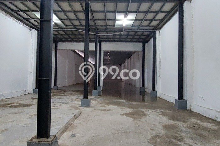 Gudang Disewa di Jakarta Utara dengan LB 1800m2 Area Komersial Ramai Gudang Disewa di Jakarta Utara dengan LB 1800m2 Area Komersial Ramai