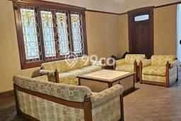 Rumah Mewah LB 700m2 Siap Pakai Desain Elegan di Dago, Bandung Rumah Mewah LB 700m2 Siap Pakai Desain Elegan di Dago, Bandung