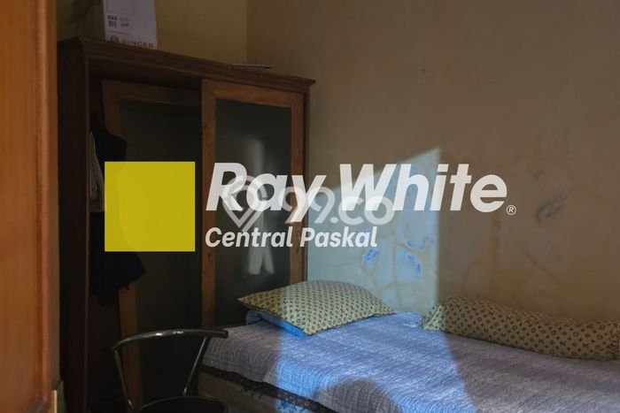 Rumah Minimalis 4 Kamar Terawat di Kompleks Perumahan Bandung Kota, Bandung Rumah Minimalis 4 Kamar Terawat di Kompleks Perumahan Bandung Kota, Bandung