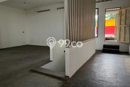 Disewakan Ruko di Kawasan Ramai Gatot Subroto Luas 310m2 Disewakan Ruko di Kawasan Ramai Gatot Subroto Luas 310m2