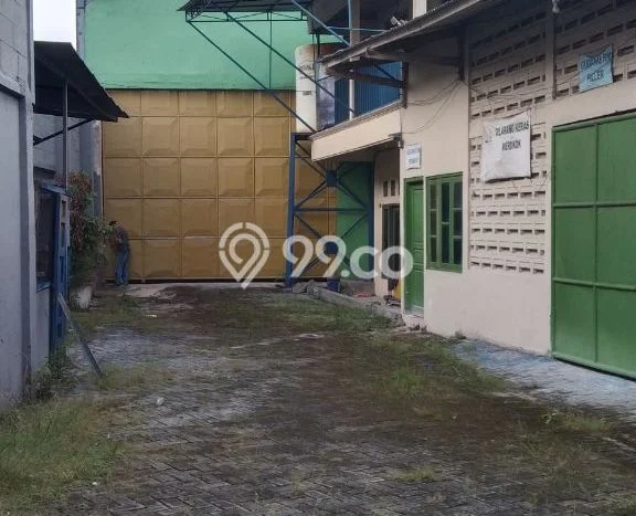 Area Ramai! Gudang Dijual di Gedangan untuk Bisnis Luas Bangunan 772m2 Area Ramai! Gudang Dijual di Gedangan untuk Bisnis Luas Bangunan 772m2