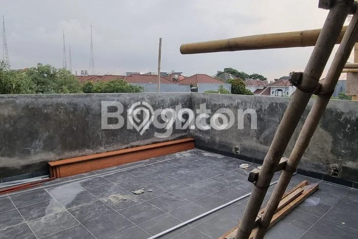 Hunian Mewah LB 240m2 Siap Pakai Desain Elegan di Villa Meruya, Jakarta Barat Hunian Mewah LB 240m2 Siap Pakai Desain Elegan di Villa Meruya, Jakarta Barat