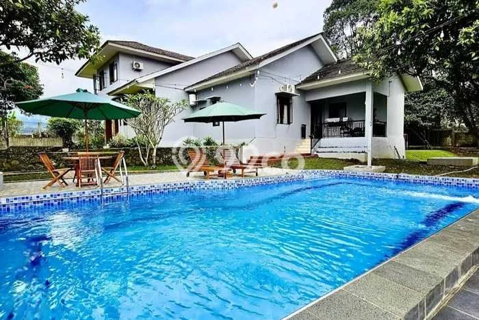 Dapatkan sekarang Vila Kawasan Cisarua, Luas 5000m2m², Area tenang untuk Anda Dapatkan sekarang Vila Kawasan Cisarua, Luas 5000m2m², Area tenang untuk Anda