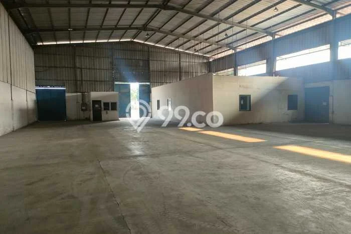 Unit Gudang Disewakan di Narogong di Area Ramai & Strategis Unit Gudang Disewakan di Narogong di Area Ramai & Strategis