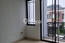 BEST PRICE! Rumah kawasan Green Lake City, Dekat Fasilitas, 0 KT, LT 100m² LB 140m² BEST PRICE! Rumah kawasan Green Lake City, Dekat Fasilitas, 0 KT, LT 100m² LB 140m²