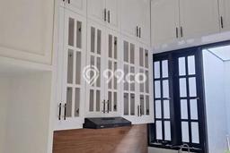 For Sale Rumah Mewah Exclusive di Kebon Jeruk, Jakarta Barat For Sale Rumah Mewah Exclusive di Kebon Jeruk, Jakarta Barat