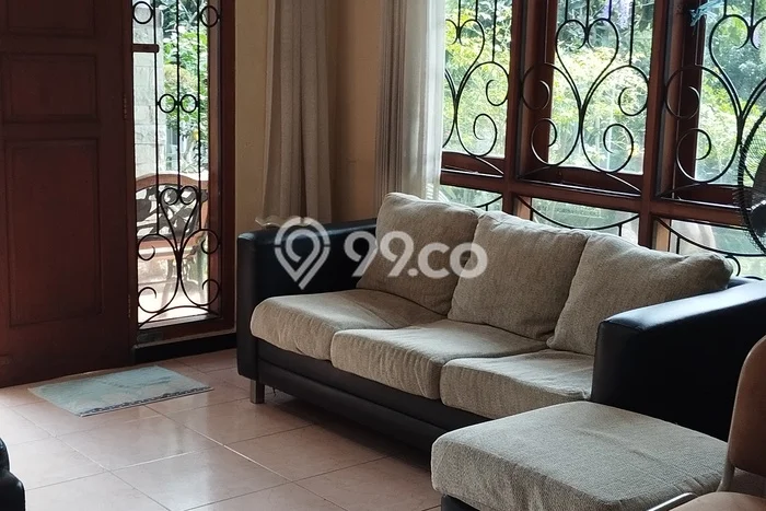 Rumah Elit Modern Tanpa Renovasi di Ngesrep Semarang Rumah Elit Modern Tanpa Renovasi di Ngesrep Semarang